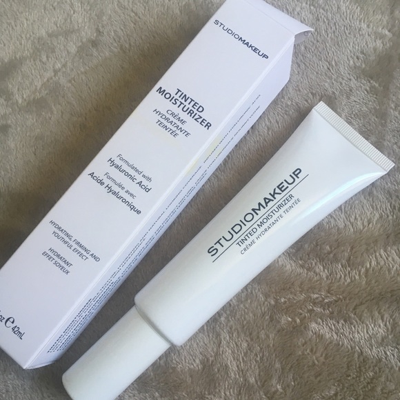 Studio Makeup Tinted Moisturizer Foundation in Honey BNIB - Picture 4 of 11